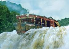 © 2004 Screen Gems - Anacondas : A la poursuite de l'orchidée de sang (Anacondas: The Hunt for the Blood Orchid)