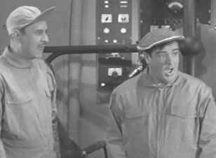 Mais comment faire atterrir ce machin ? - Deux nigauds chez Venus (Abbott and Costello Go to Mars)